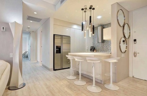 Bocagrande Apartment | Beachfront Elegance in the Most Exclusive Location