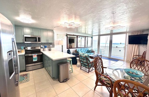 Punaluu Condo | BEACHFRONT Condo OCEANVIEW -Quiet, SANDY Beach -Snorkeling, Free Parking, Extras