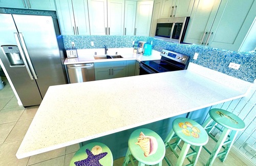 Punaluu Condo | BEACHFRONT Condo OCEANVIEW -Quiet, SANDY Beach -Snorkeling, Free Parking, Extras