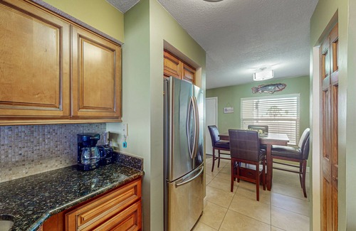 Seawinds Condo Condo | Beachfront Condo with Ocean View Balcony, AC, WiFi, & Shared Pool - Snowbirds OK