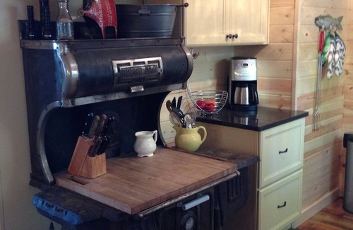 West Olive Cottage | Beachfront Cottage On Lake Michigan! Great Views, Private Setting, Relaxing Days