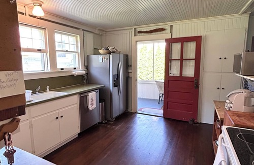 Madison Cottage | Beachfront Cottage with panoramic views of Long Island Sound in Madison CT