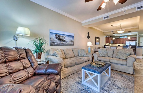 Dauphin Island Apartment | Beachfront Dauphin Island Condo Pool Access!