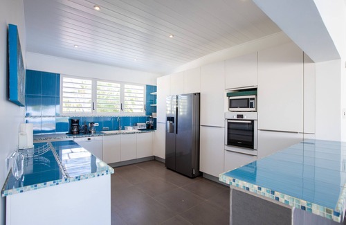 Beacon Hill Villa | BEACHFRONT DESIGN VILLA