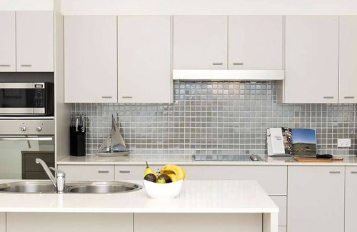 Mollymook Apartment | Beachfront Eight - Luxury apartment right on the waters edge