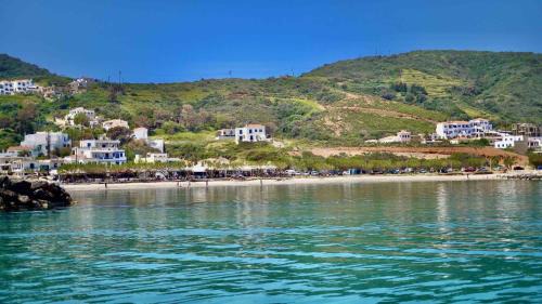 Agia Pelagia Apartment | Beachfront Ela Luxury Stay with Jacuzzi & Views