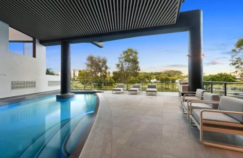 Alexandra Headland Apartment | Beachfront Escape at Beach Life with Ocean Views
