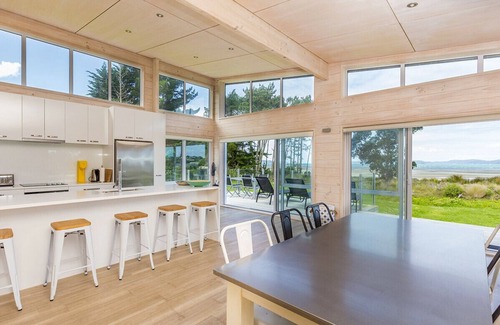Snells Beach Cottage | Beachfront Escape - Snells Beach Holiday Home