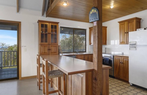 Arrawarra Headland House | Beachfront Family Friendly Property at Mullawarra Beach
