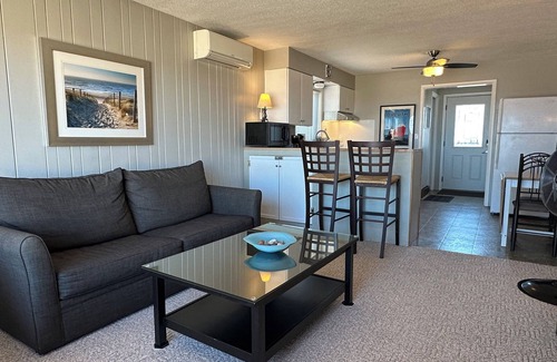 Duluth Apartment | Beachfront Getaway on Park Point - Easy Walking Distance to Canal Park