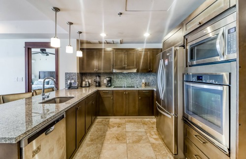 Barrio Los Faroles Condo | Beachfront getaway with pool, ocean view & beach access
