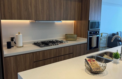 Las Glorias Condo | Beachfront Harbor 171 - Casa Lollie 18th floor