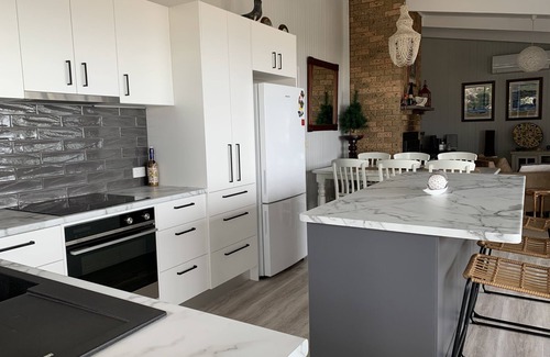 Long Beach House | Beachfront Home relax and enjoy paradise 14day rental discounts
