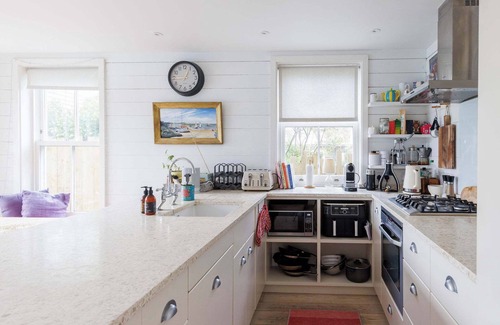 East Wittering House | Beachfront House w Pool & Steam