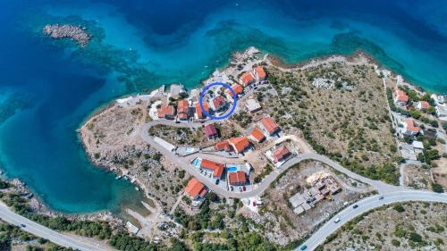 Cesarica Apartment | Beachfront House Amaris