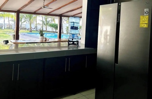 La Libertad House | Beachfront House in Surf City