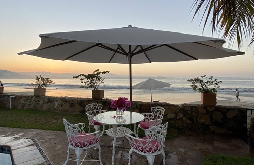 Manzanillo House | Beachfront Jewel directly on the beach in gated community at Club Santiago
