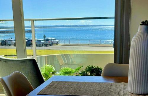 Forster Apartment | Beachfront Oceanic 5