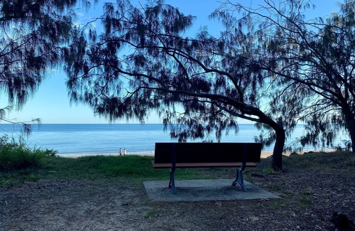 Torquay Apartment | BEACHFRONT On The Esplanade - Bay Views - Spacious Ground Floor unlimitedWIFI