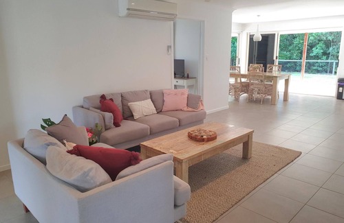 Toogoom House | Beachfront pet and wheelchair friendly house