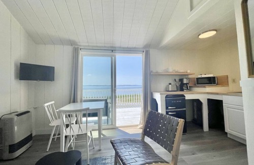 Bernard House | Beachfront Pet Friendly Tiny Home[Shoreline Bliss]