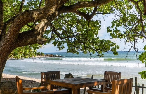 Dickwella Villa | Beachfront private villa
