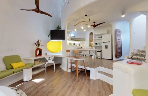 Cocoplum Villa | Beachfront retreat with pool, private hot tub, AC, & lagoon view