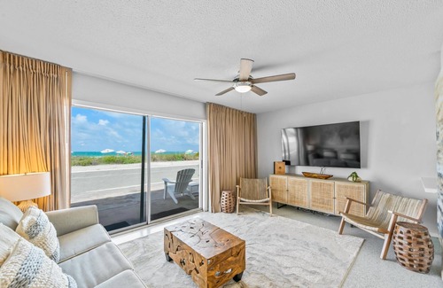 Whitney Beach Resort | BEACHFRONT ROOM WITH BEACHFRONT CHARM at Bali Hai Beach Resort