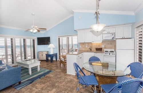 Jupiter Resort | Beachfront secluded two bedroom in Jupiter reef club resort