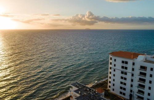 Stella House | Beachfront Serene Apt at Victoria del Mar 3F