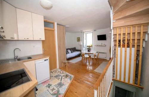 Vis Apartment | Beachfront Studio AndriNa
