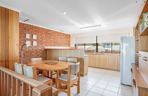 Port Elliot House | Beachfront Views at Southern Sands- WIFI