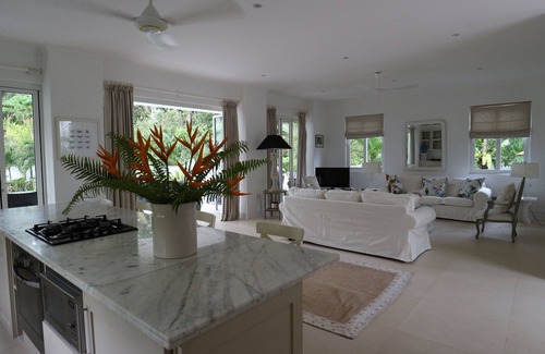 Beau Vallon Villa | Beachfront Villa Beau Vallon Beach