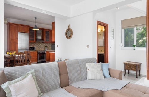 Skala Villa | Beachfront Villa, Private Pool & Sea Views perfect for couples & families