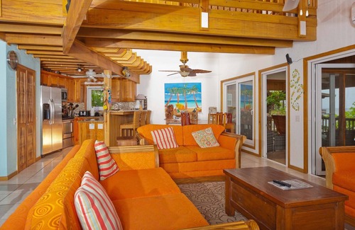 Antoneys Cay House | BEACHFRONT VILLA! Snorkel & explore the amazing reef! Experience Caribbean Life!