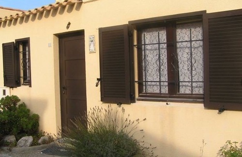 Port Leucate Villa | Beachfront Villa with Sea View, Sleeps 4, Parking, Near Shops & Aqualand, Pets Allowed