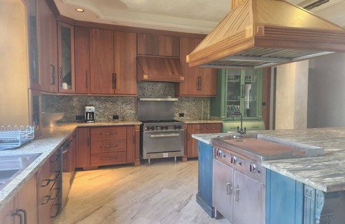 Juan Esteban Villa | Beachfront villa with 6 bdrms 8 Baths, with Natural Pool, Jacuzzi, WiFi, AC, BBQ