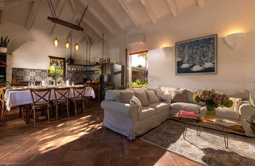 Molunat Villa | Beachfront villa with pool