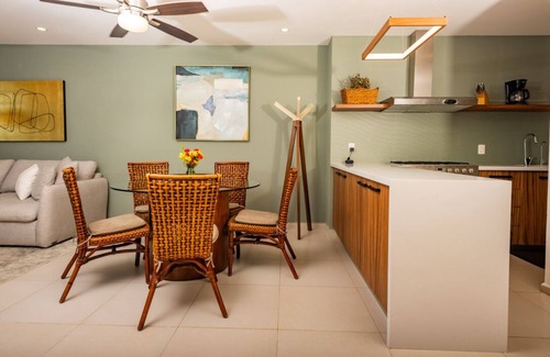 Puerto Juarez Apartment | BEACHFRONT w/Huge pool & private terrace l BBQ I Fast WiFi 2Br