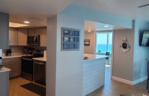 River Ridge Estates Condo | Beachfront with Ocean View in Peck Plaza