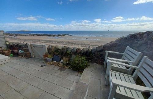 Lower Largo House | Beachhaven116 Lovely beachside house Lower Largo