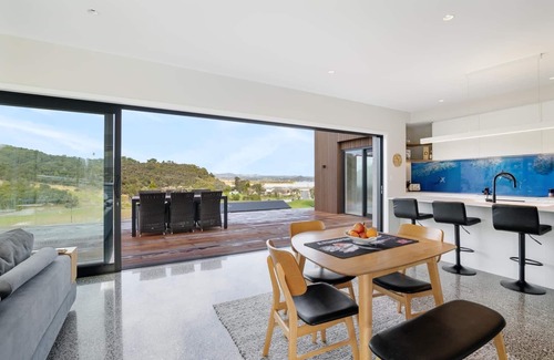 Ngunguru House | Beaching, fishing, relaxing with water views on the Tutukaka Coast,