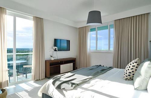 Juan Dolio - El Pueblo Apartment | Beachside 1BDR Dreamy Apt.| BBQ + Pool & Sea View