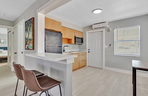 North Beach Apartment | Beachside 1BR Apt – Walk to Hollywood and Dania Beach