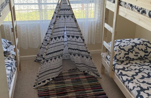 Ardrossan House | Beachside at Ardrossan! getaway only 1.5 hours from Adelaide families or couples