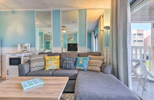 North Beach Apartment | Beachside Corpus Christi Condo with Amenities!