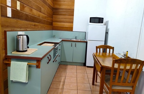 Nelly Bay Cottage | Beachside Cottage - A Private Peaceful Hidden Gem