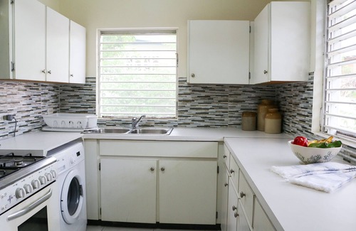 Derricks House | Beachside Cottage - right on the beach!