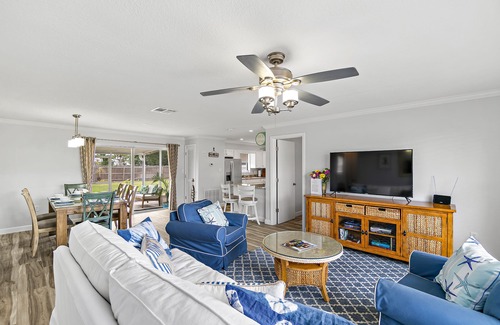 Indian Harbour Beach House | Beachside escape nestled between the ocean & river