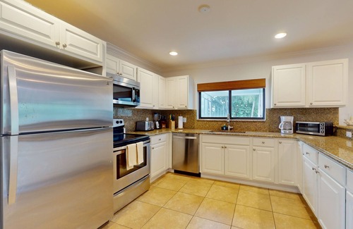 Juno Beach Apartment | Beachside Escape with Designer Decor - Near Pelican Lake Path & Juno Pier